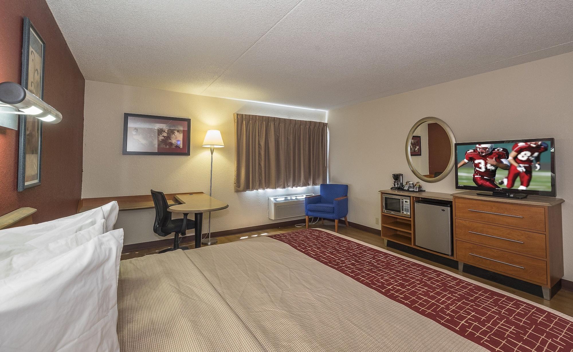 Red Roof Inn & Suites Cleveland - Elyria Exterior foto