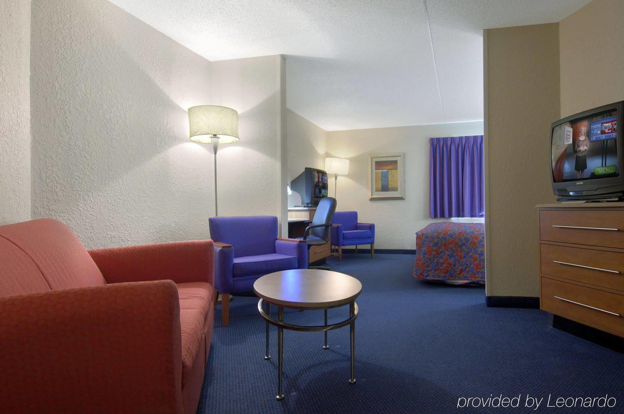 Red Roof Inn & Suites Cleveland - Elyria Quarto foto